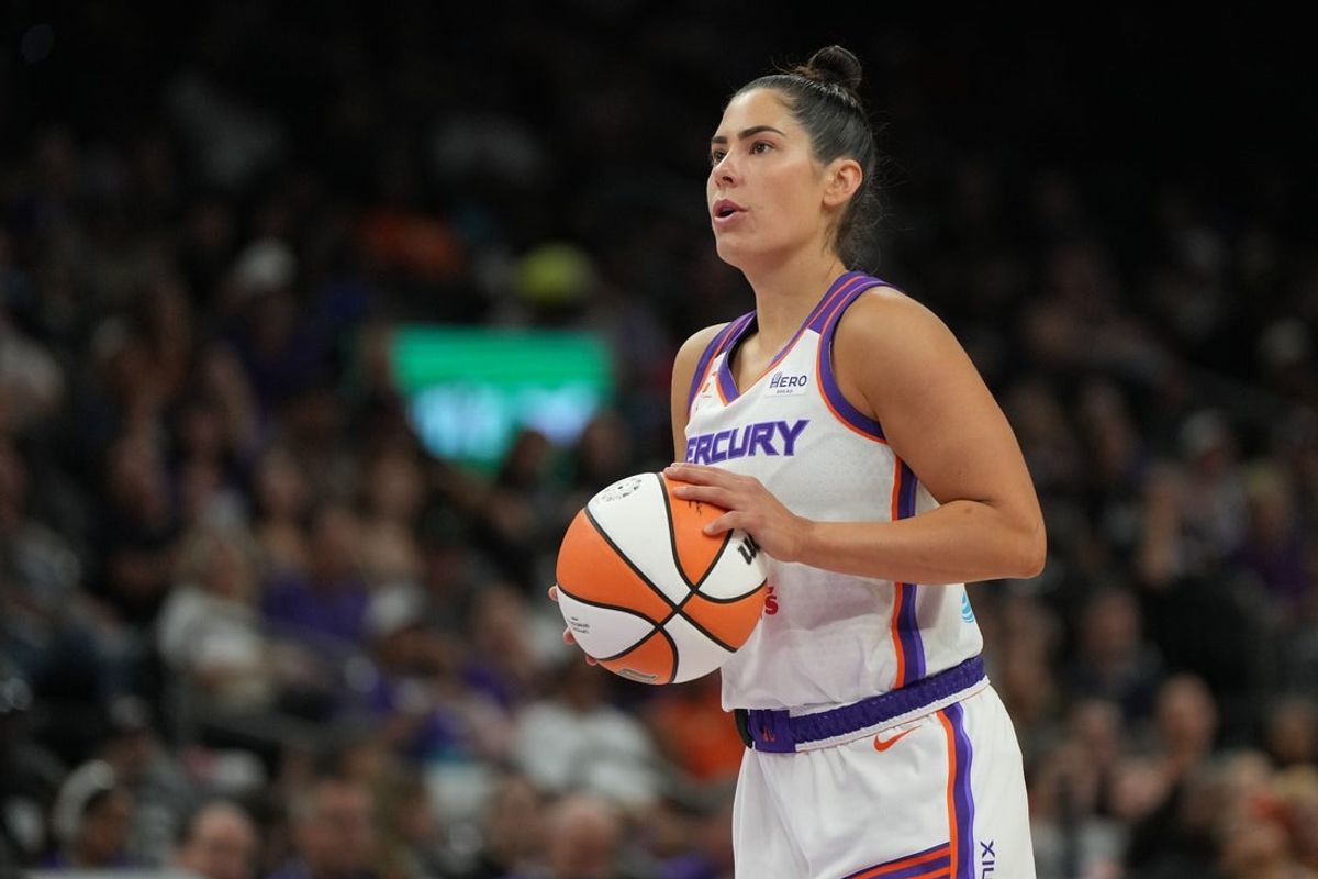 Aug 25, 2026; Phoenix, Arizona, USA; Phoenix Mercury guard Kelsey Plum (0) shoots a free throw against the Washington Mystics in the second half at Mortgage Matchup Center. Mandatory Credit: Rick Scuteri-Imagn Images