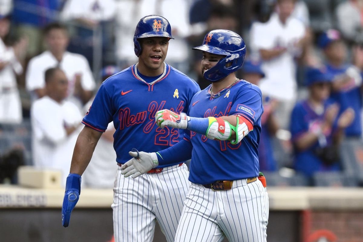 Sep 6, 2026; New York City, New York, USA;  New York Mets third baseman Bo Bichette (19) celebrates with Juan Soto (22) after hitting a three-run home run against the San Francisco Giants during the eighth inning at Citi Field.  Mandatory Credit: John Jones-Imagn Images