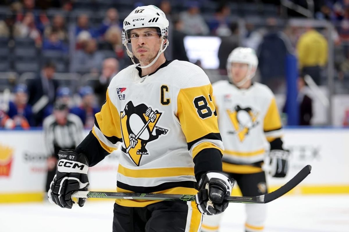 Dec 27, 2023; Elmont, New York, USA; Pittsburgh Penguins center Sidney Crosby (87) skates against the New York Islanders during the third period at UBS Arena.