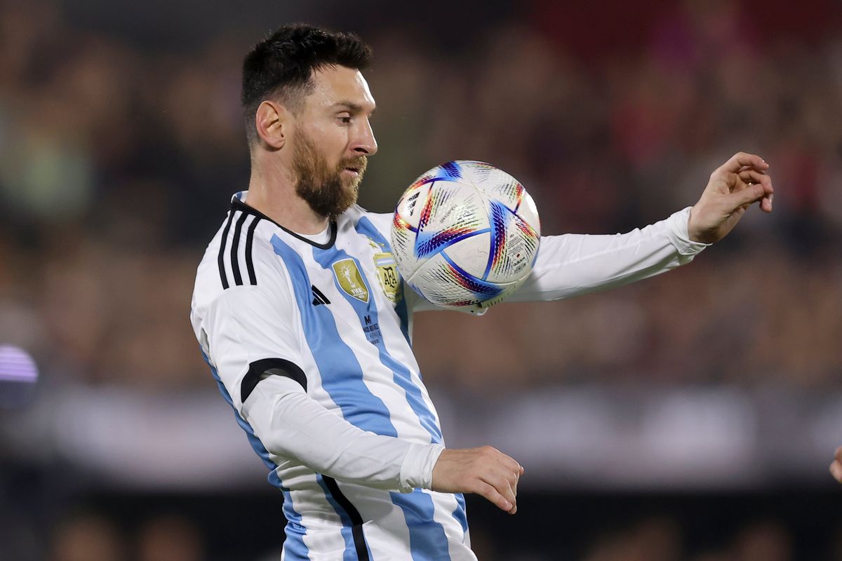 Messi (seen here not at Publix) recently went to Publix.
