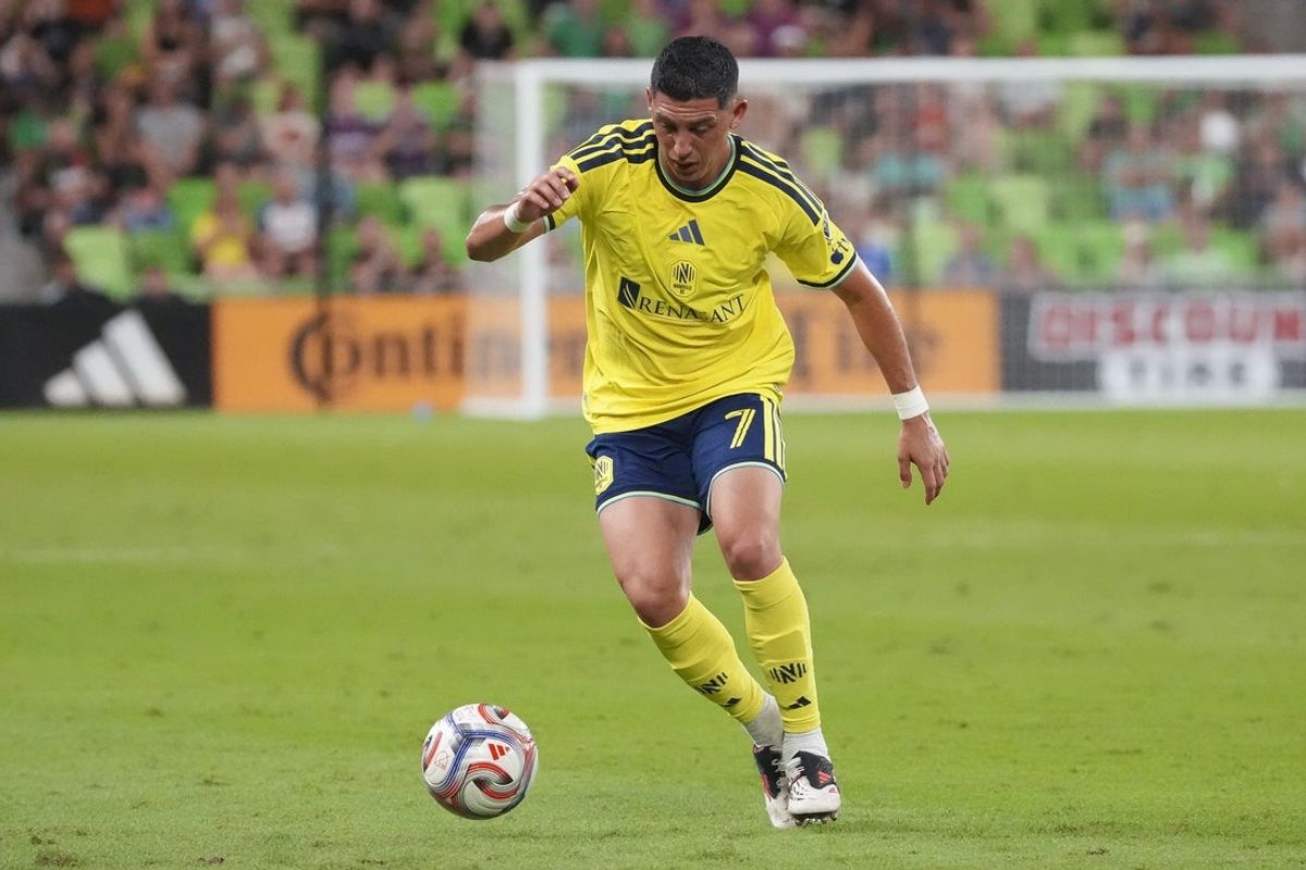 Oct 10, 2026; Austin, Texas, USA; Nashville SC midfielder Cristian Espinoza (7) controls a ball in the first half against Austin FC at Q2 Stadium. Mandatory Credit: Daniel Jefferson-Imagn Images