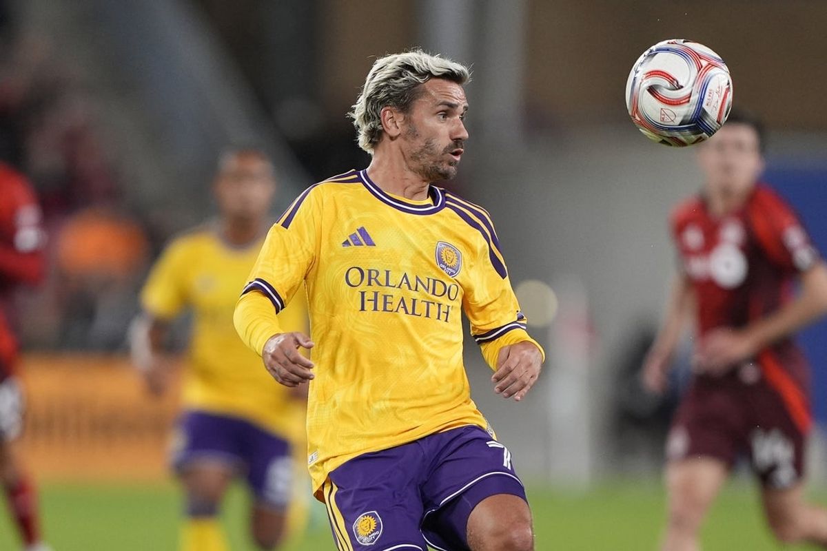 Oct 14, 2026; Toronto, Ontario, CAN;  Orlando City SC midfielder Antoine Griezmann (7) keeps his eye on the ball during the first half against Toronto FC at BMO Field.  Mandatory Credit: John E. Sokolowski-Imagn Images