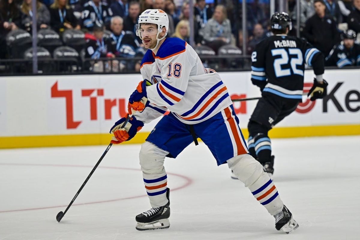 Edmonton Oilers left wing Zach Hyman (18) looks to apply pressure during third period against the Utah Mammoth at Delta Center.