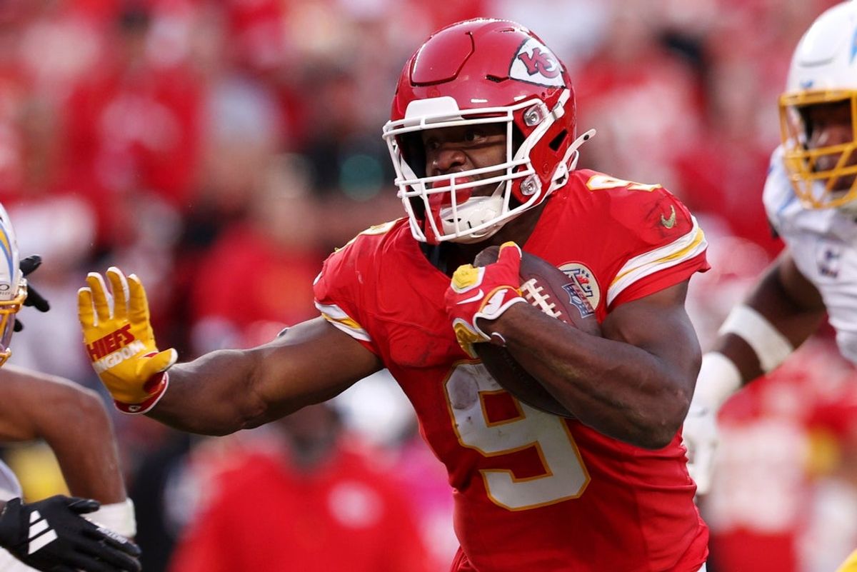 Oct 18, 2026; Kansas City, Missouri, USA;  Kansas City Chiefs running back Kenneth Walker III (9) rushes during the fourth quarter against the Los Angeles Chargers at GEHA Field at Arrowhead Stadium.  Mandatory Credit: William Purnell-Imagn Images