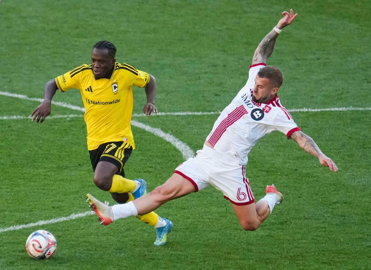 Toronto FC midfielder Niklas Dorsch (6) challenges Columbus Crew midfielder Sekou Bangoura (17) for the ball during the MLS soccer match at ScottsMiracle-Gro Field in Columbus on Oct. 24, 2026.