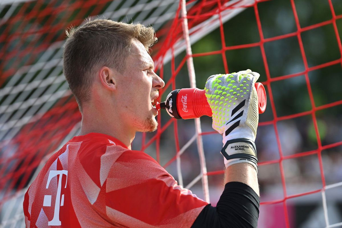 An easy day at the office for  Alexander Nübel