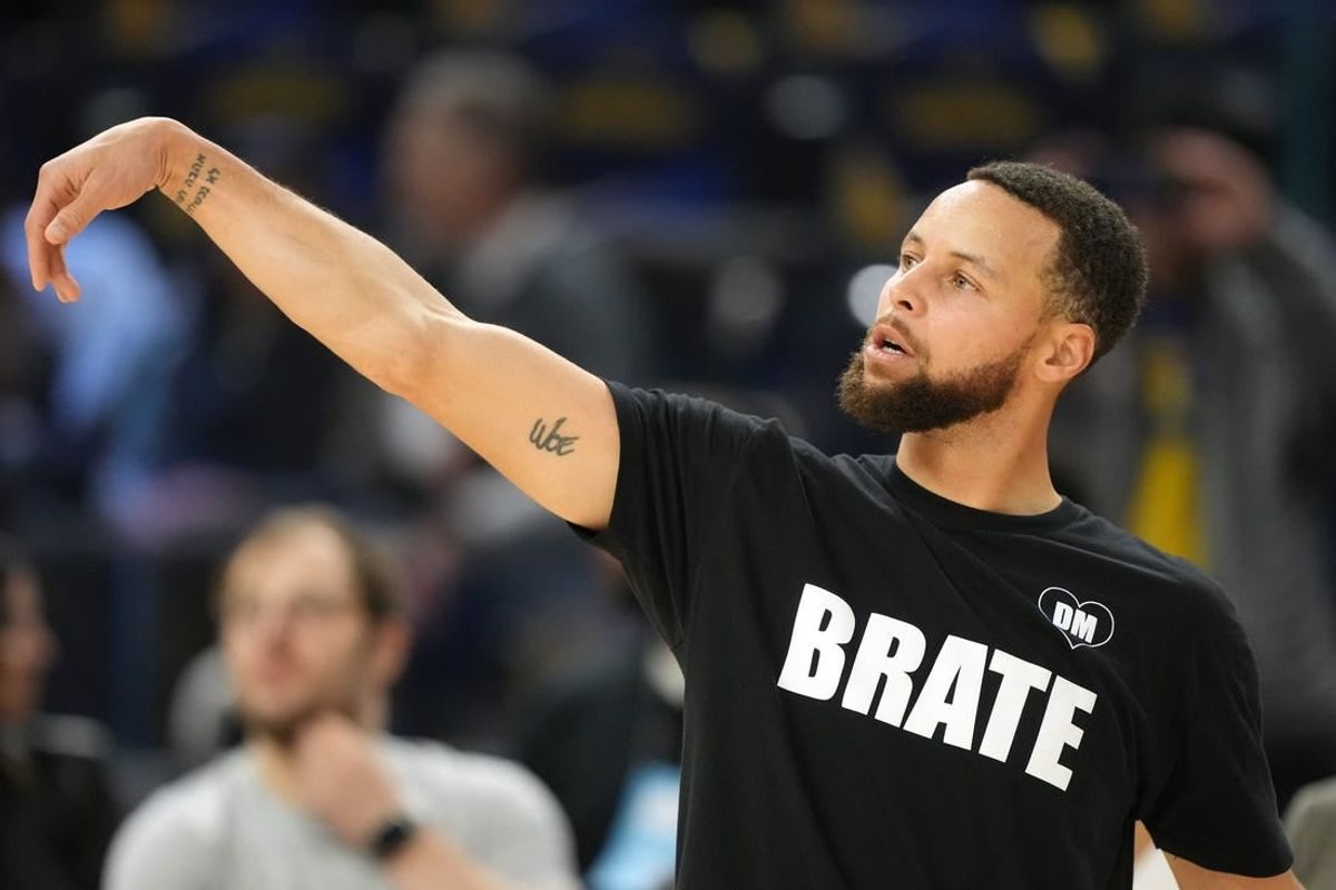 Jan 27, 2024; San Francisco, California, USA; Golden State Warriors guard Stephen Curry (30) warms up before the game against the Los Angeles Lakers at Chase Center.