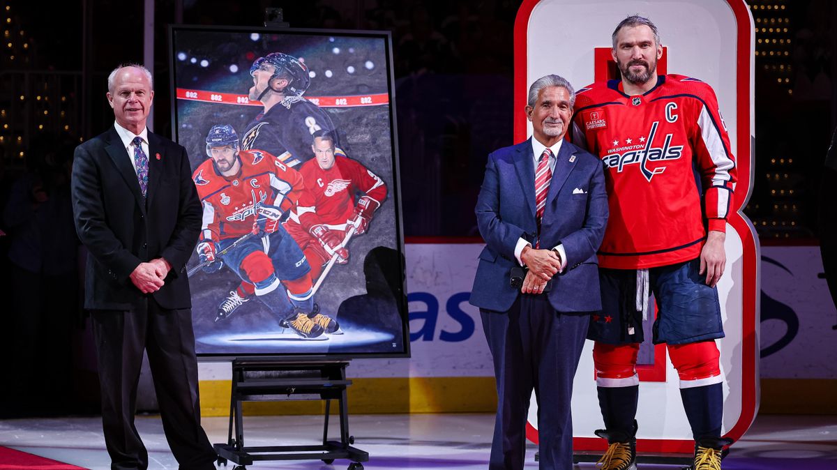 Ted Leonsis (center) was told to shove his new arena plan.