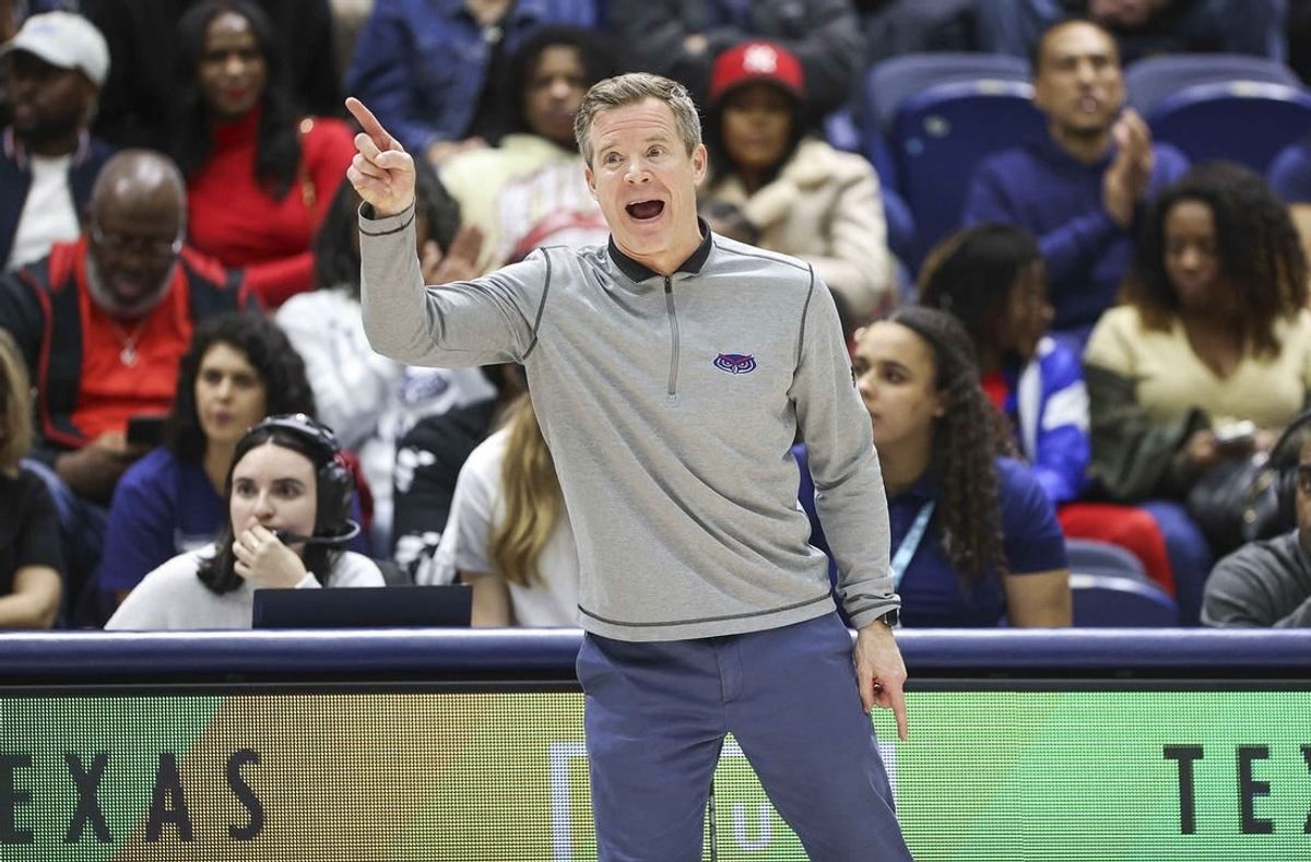 Jan 24, 2024; Houston, Texas, USA; Florida Atlantic Owls head coach Dusty May reacts during the second half against the Rice Owls at Tudor Fieldhouse.