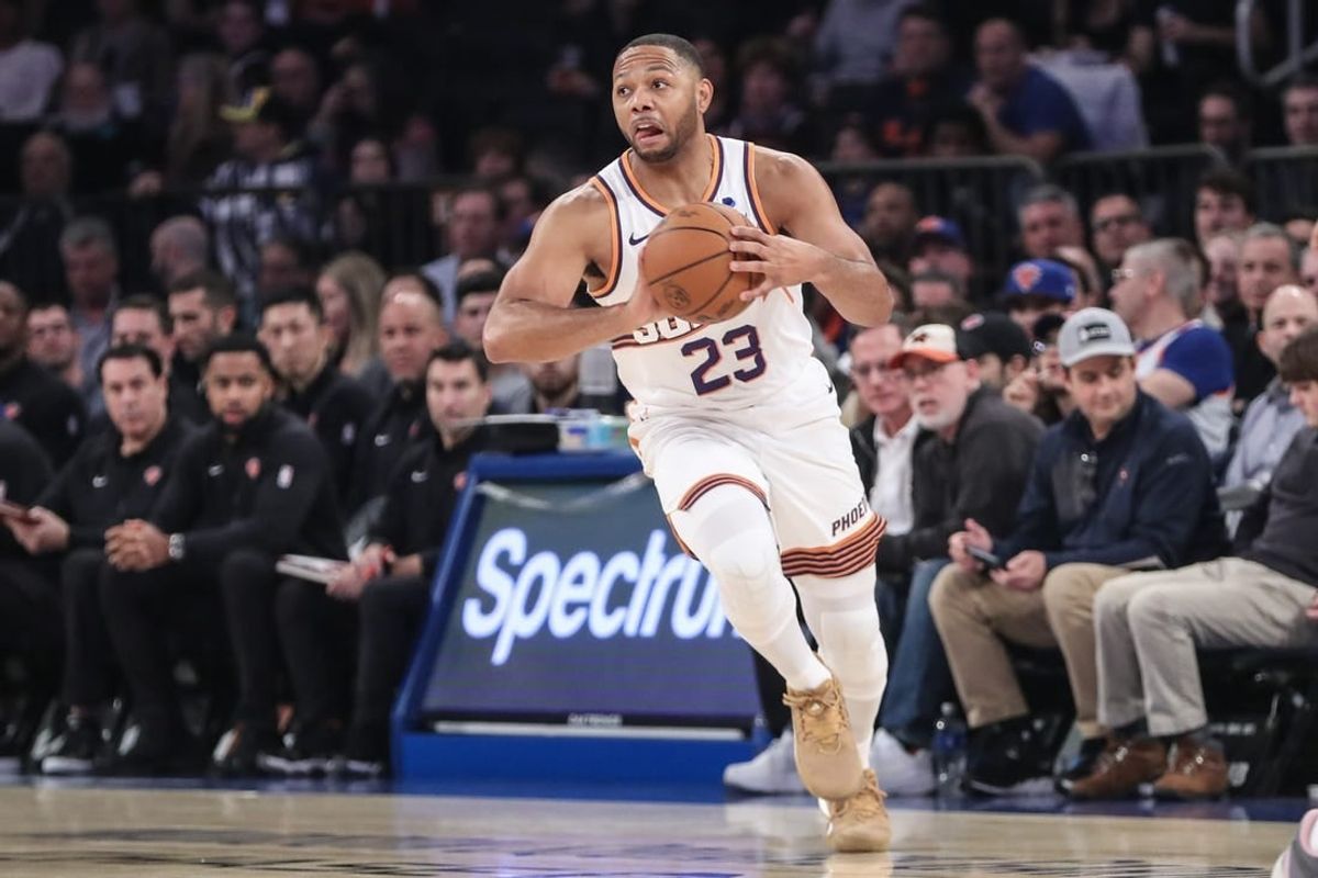 Nov 26, 2023; New York, New York, USA; Phoenix Suns guard Eric Gordon (23) looks to make a pass in the first quarter against the New York Knicks at Madison Square Garden.