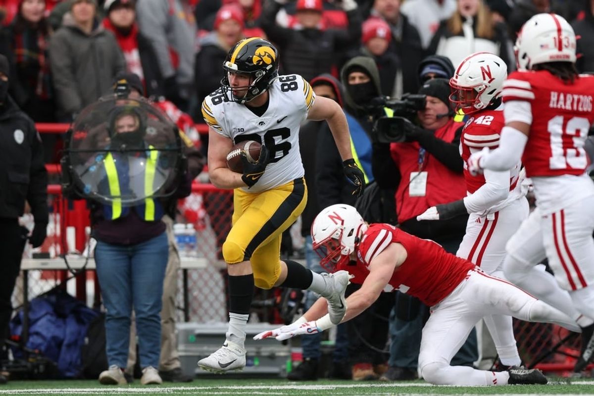Nov 24, 2023; Lincoln, Nebraska, USA; Iowa Hawkeyes tight end Steven Stilianos (86) catches a pass against the Nebraska Cornhuskers at Memorial Stadium.
