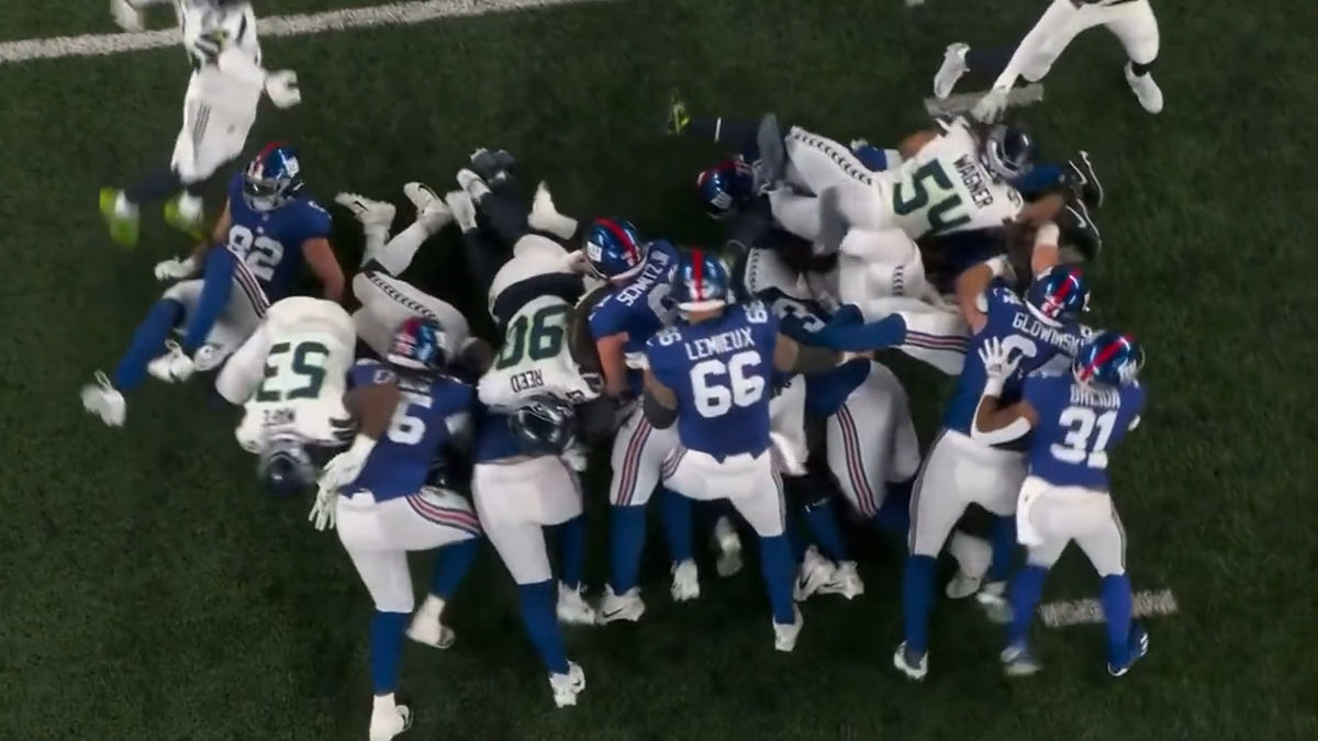 The New York Giants version of the “tush push” resulted in injuries