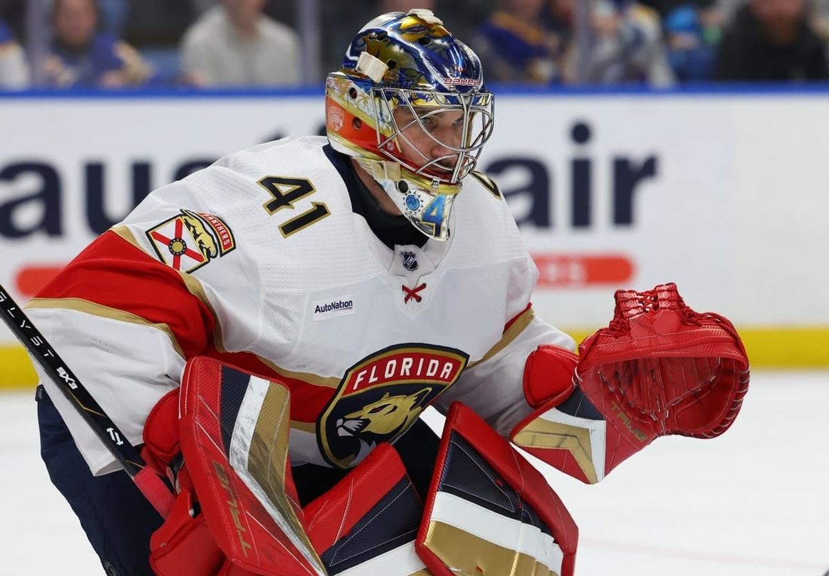 Feb 15, 2024; Buffalo, New York, USA;  Florida Panthers goaltender Anthony Stolarz (41) looks for the puck during the second period against the Buffalo Sabres at KeyBank Center.
