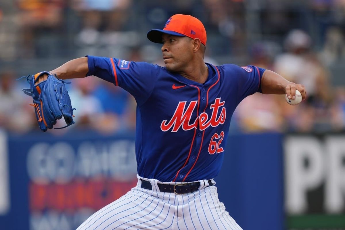 Mar 23, 2024; Port St. Lucie, Florida, USA;  New York Mets starting pitcher Jose Quintana (62) pitches in the first inning against the Houston Astros at Clover Park.