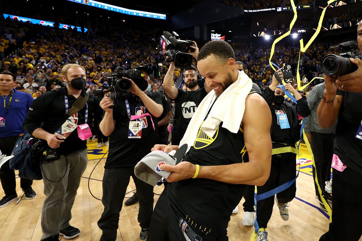 Steph Curry added to his legend and Hall of Fame resume.