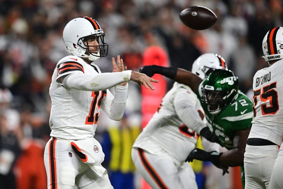 Dec 28, 2023; Cleveland, Ohio, USA; Cleveland Browns quarterback Joe Flacco (15) throws a pass against the New York Jets during the first half at Cleveland Browns Stadium.