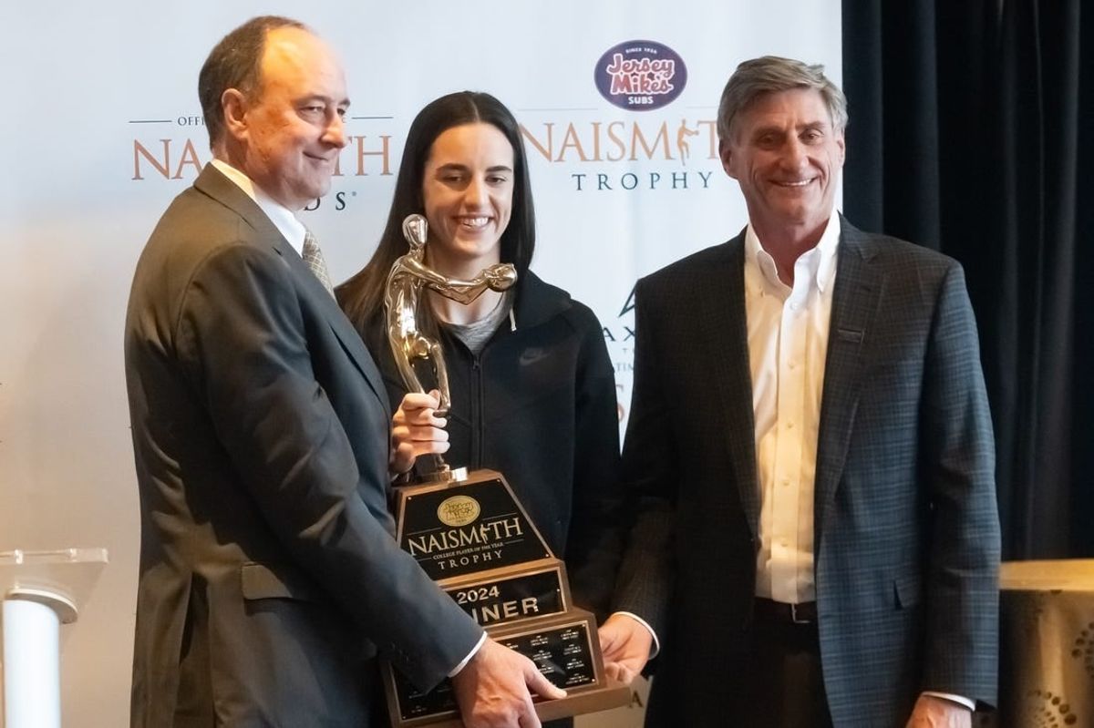 Apr 3, 2024; Cleveland, OH, USA; Caitlin Clark of Iowa accepts the award for Naismith Women’s Player of the Year at the Cleveland Browns Stadium Key Bank Club.