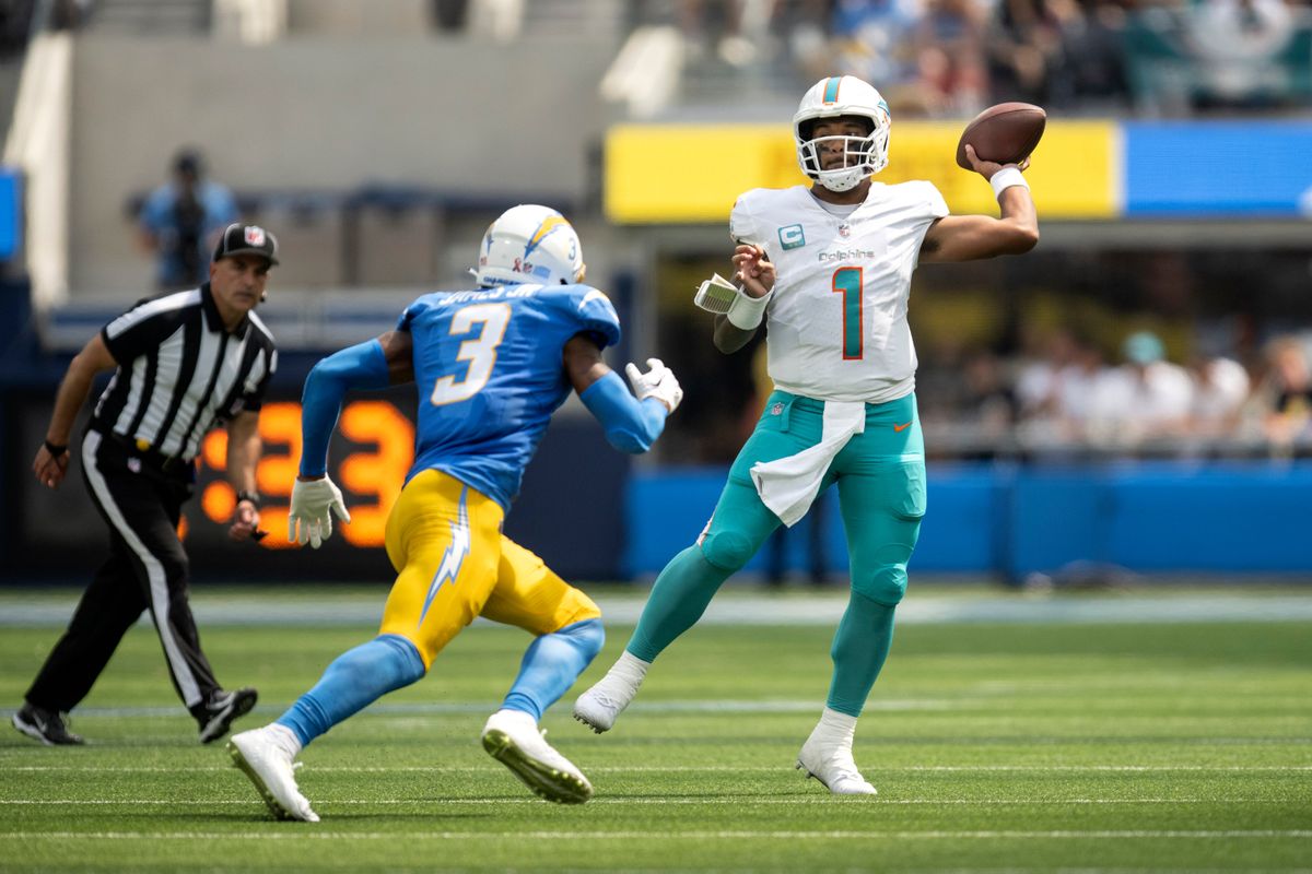 Tua Tagovailoa put on a show Sunday vs. the Chargers.