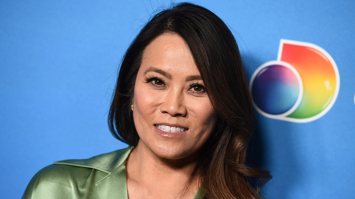 Sandra Lee, the dermatologist who goes by “Dr. Pimple Popper,” is otherwise known as “the person NBA Twitter is currently most sickened by.”