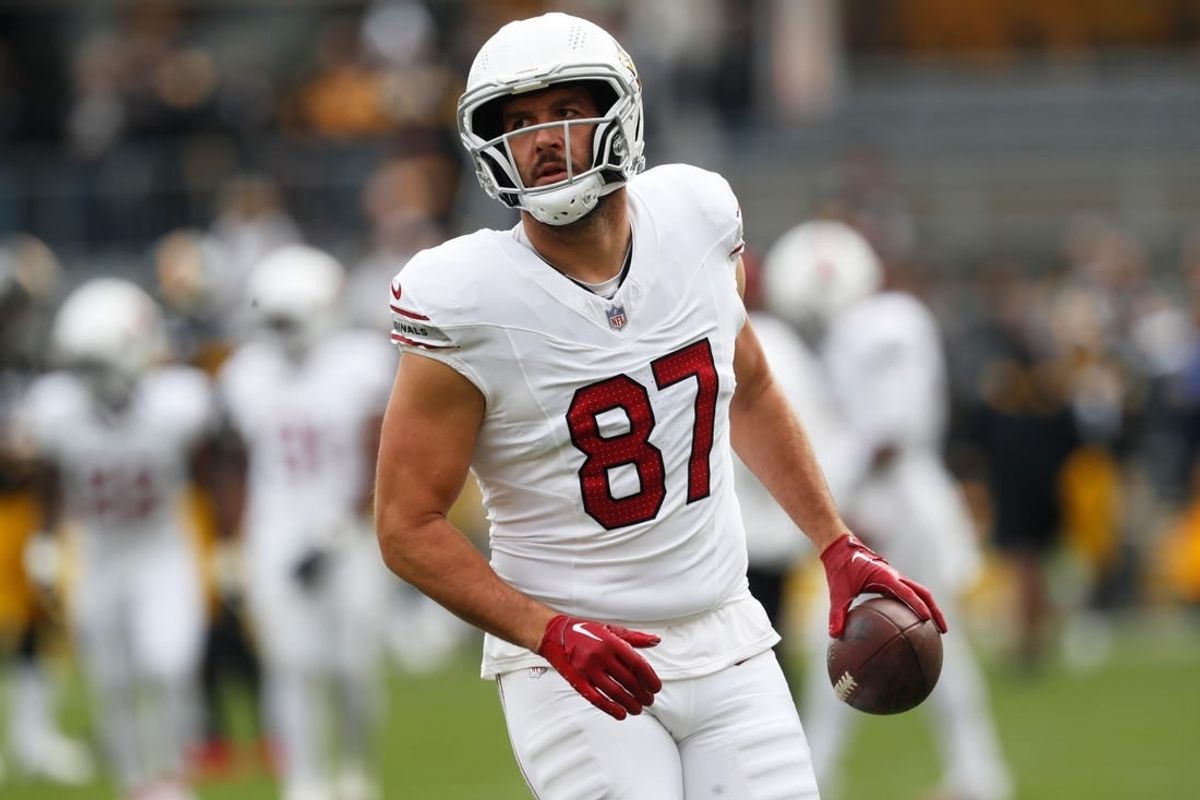 Dec 3, 2023; Pittsburgh, Pennsylvania, USA;  Arizona Cardinals tight end Geoff Swaim (87) warms up before the game against the Pittsburgh Steelers at Acrisure Stadium.