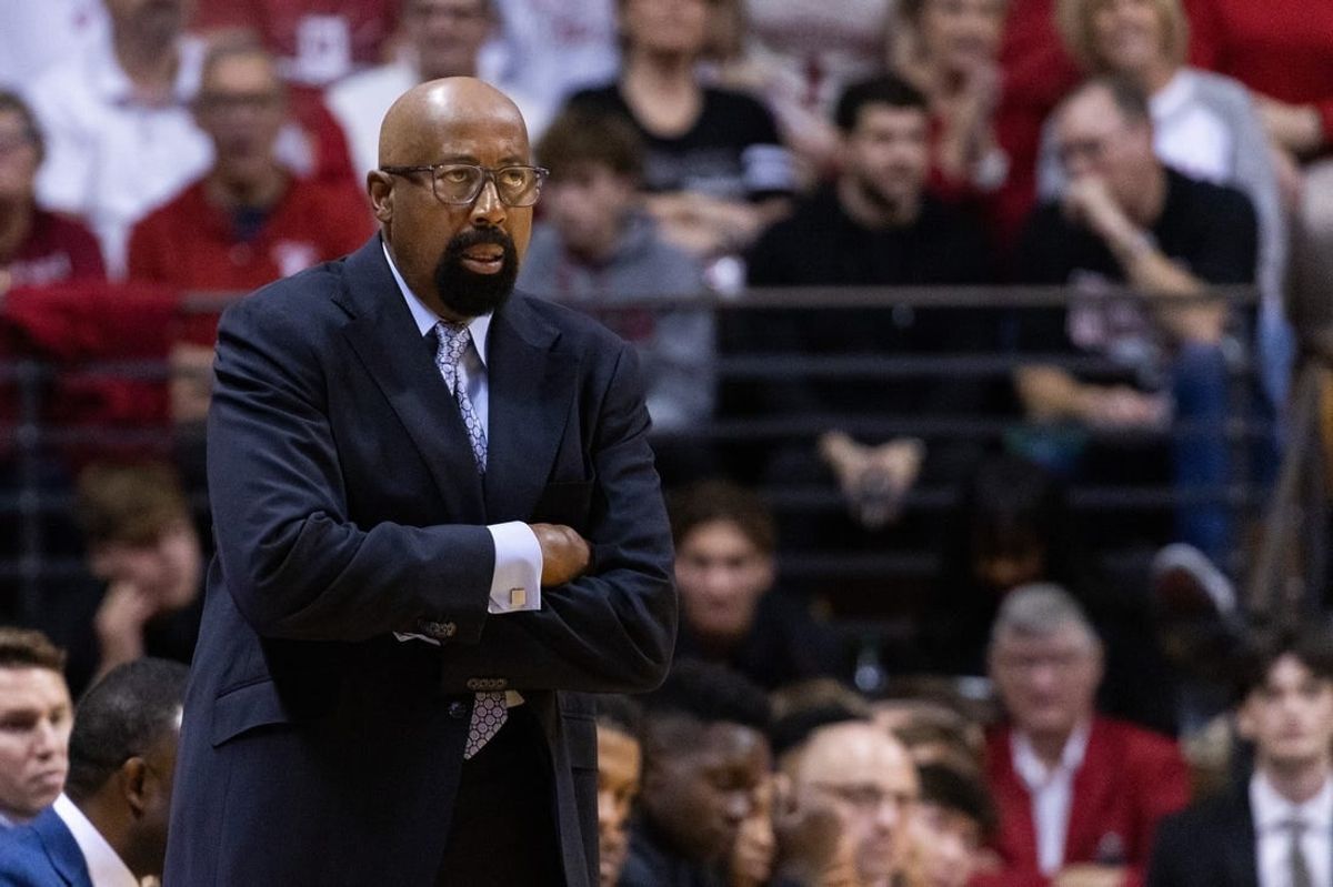 Nov 7, 2023; Bloomington, Indiana, USA; Indiana Hoosiers head coach Mike Woodson in the first half against the Florida Gulf Coast Eagles at Simon Skjodt Assembly Hall.