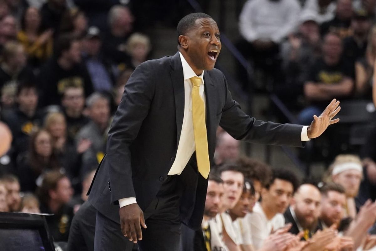 Jan 6, 2024; Columbia, Missouri, USA; Missouri Tigers head coach Dennis Gates gestures to players against the Georgia Bulldogs during the first half at Mizzou Arena.