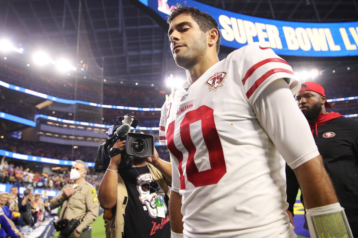 “Pure Winner” Jimmy Garoppolo laid a pass out for Deebo Samuel that got the star WR trucked.