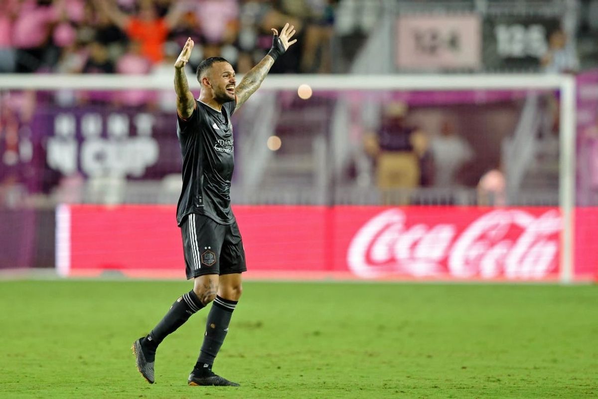 Sep 27, 2023; Fort Lauderdale, FL, USA; Houston Dynamo midfielder Artur (6) celebrates after winning the Lamar Hunt U.S. Open Cup Final against Inter Miami CF at DRV PNK Stadium.