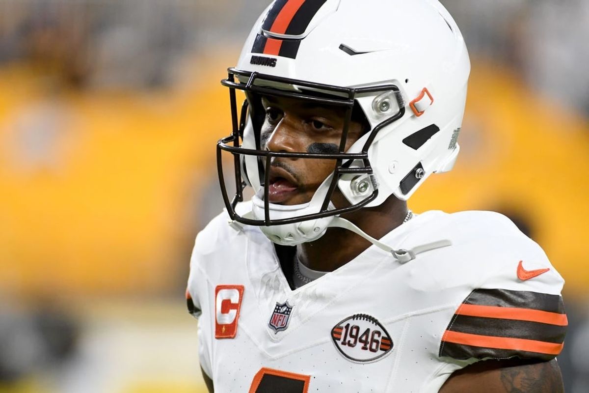 Sep 18, 2023; Pittsburgh, Pennsylvania, USA;  Cleveland Browns quarterback Deshaun Watson (4) prepares for a game against the Pittsburgh Steelers at Acrisure Stadium.