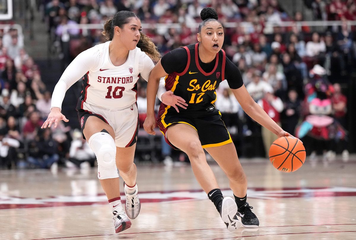 USC star JuJu Watkins (r.)