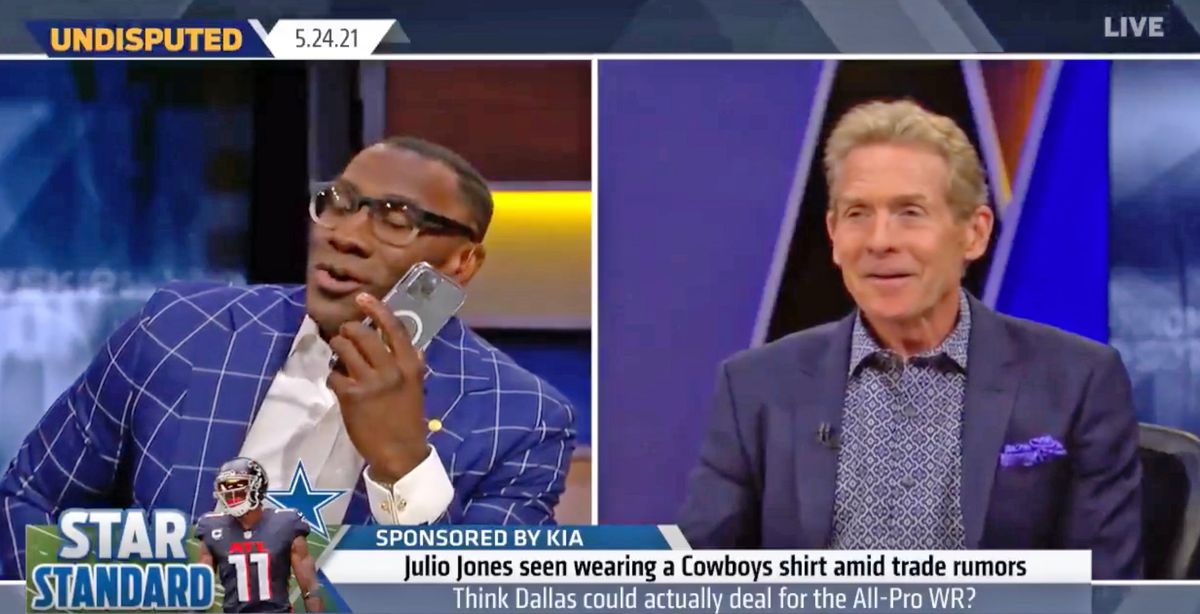 There are journalists and there are people in sports media. Shannon Sharpe (l.) is the latter.