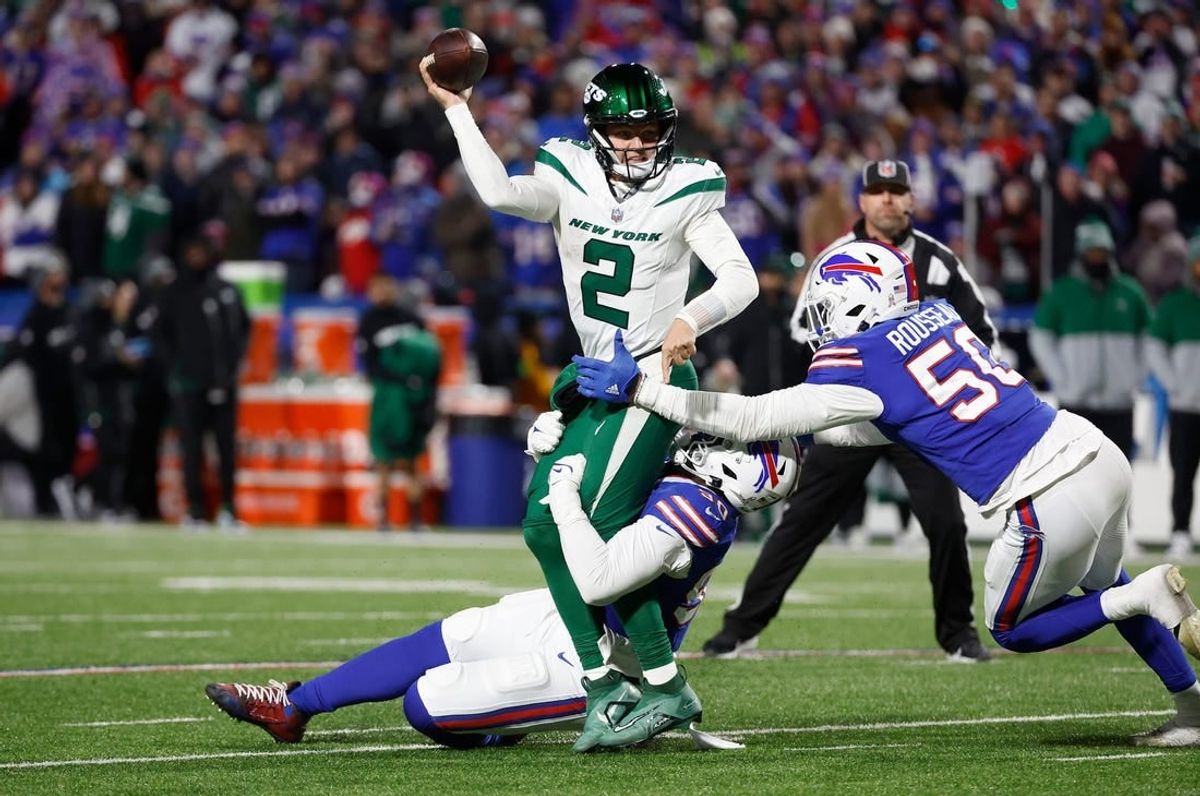 New York Jets quarterback Zach Wilson (2) was sacked five times and threw for only 81 yards against a stingy Bills defense.