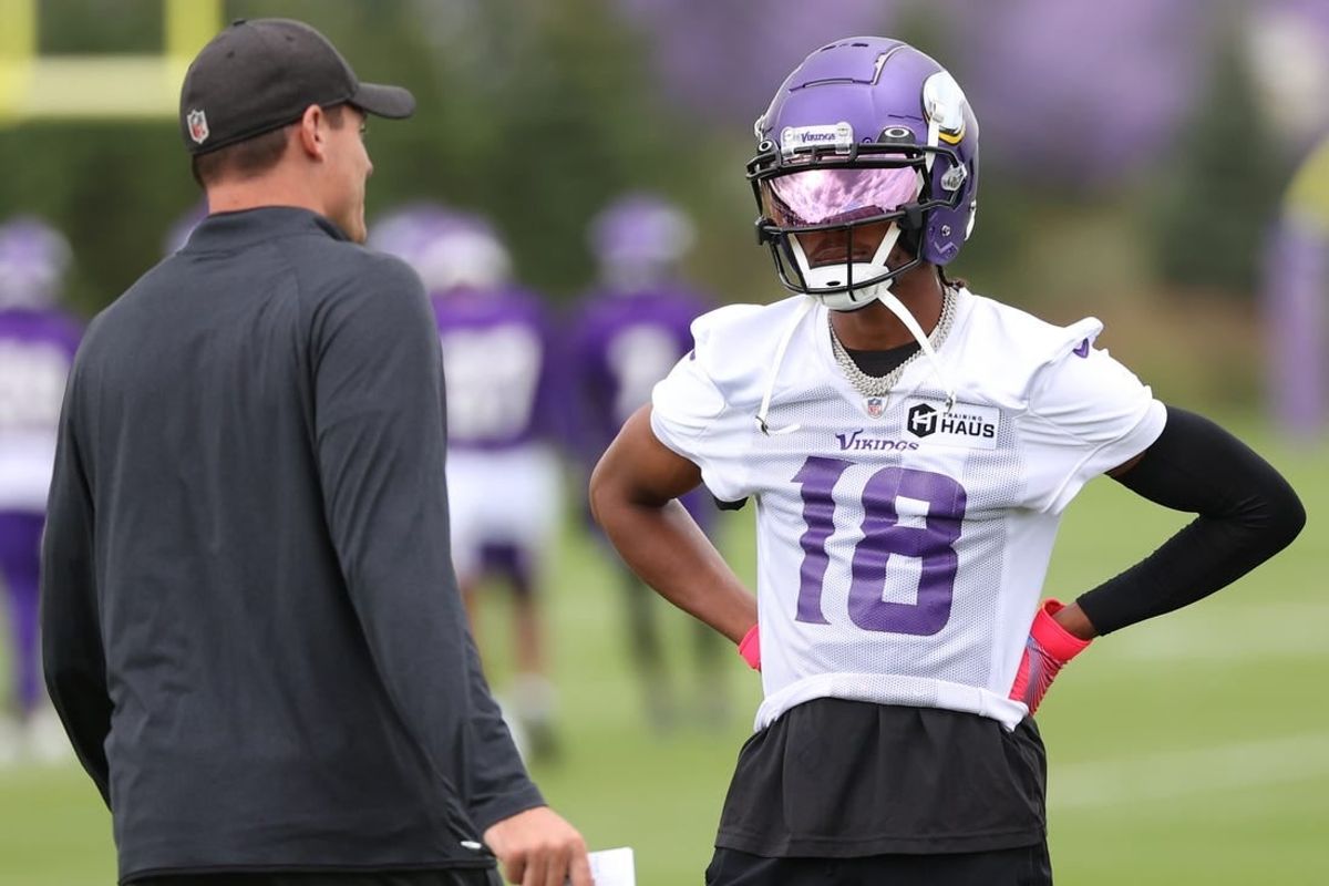 Vikings head coach Kevin O'Connell and wide receiver Justin Jefferson could be inclined to take another week to decide his status.