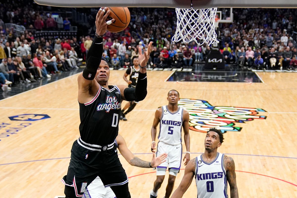 Russell Westbrook drives to the rim in a game where the Kings and Clippers combined for 351 points.