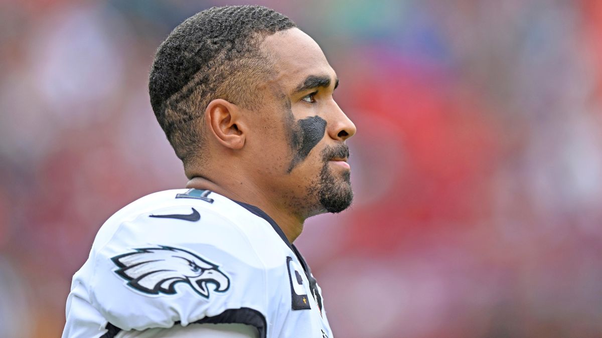Jalen Hurts will get another shot in Philly.