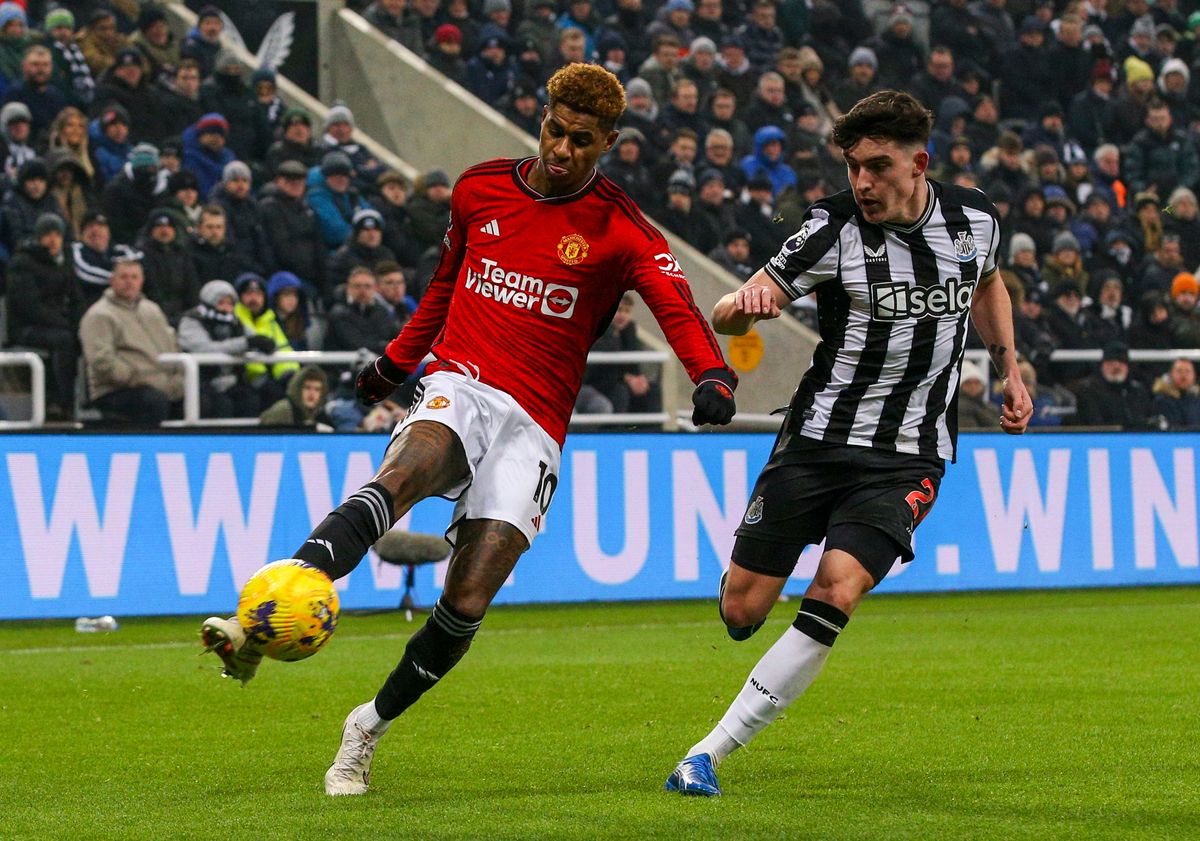 Marcus Rashford (l.) vanished in a 1-0 loss to New Castle.