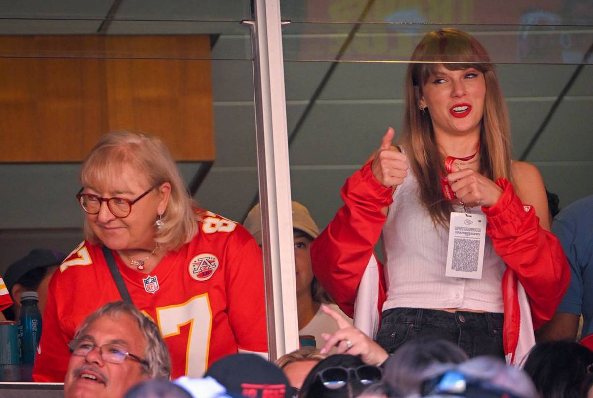 Supporting Taylor Swift (r.)  is an easy way for the NFL to make more money and cover its history of treating other women horribly.