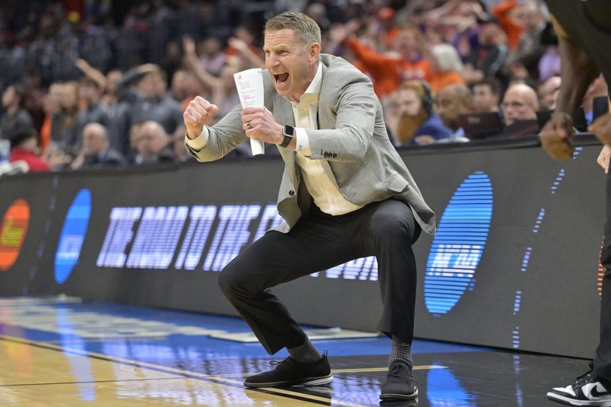 Mar 30, 2024; Los Angeles, CA, USA; Alabama Crimson Tide head coach Nate Oats reacts in the second half against the Clemson Tigers in the finals of the West Regional of the 2024 NCAA Tournament at Crypto.com Arena.