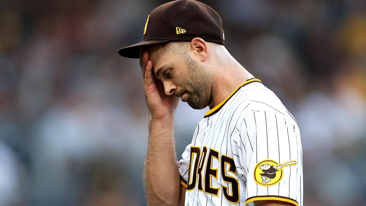 San Diego’s  Nick Martinez feels the heat in relief during  the Padres’ 5-0 loss to Arizona on Monday.