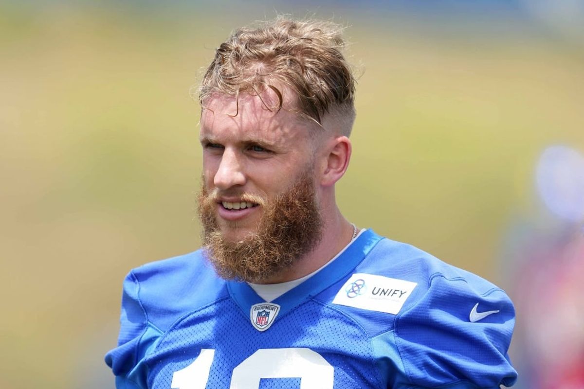Jun 14, 2023; Thousand Oaks, CA, USA; Los Angeles Rams receiver Cooper Kupp (10) during minicamp at Cal Lutheran University.