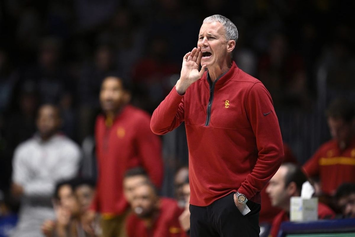 Nov 24, 2023; La Jolla, California, USA; USC Trojans head coach Andy Enfield yells out during the second half against the Oklahoma Sooners at LionTree Arena.