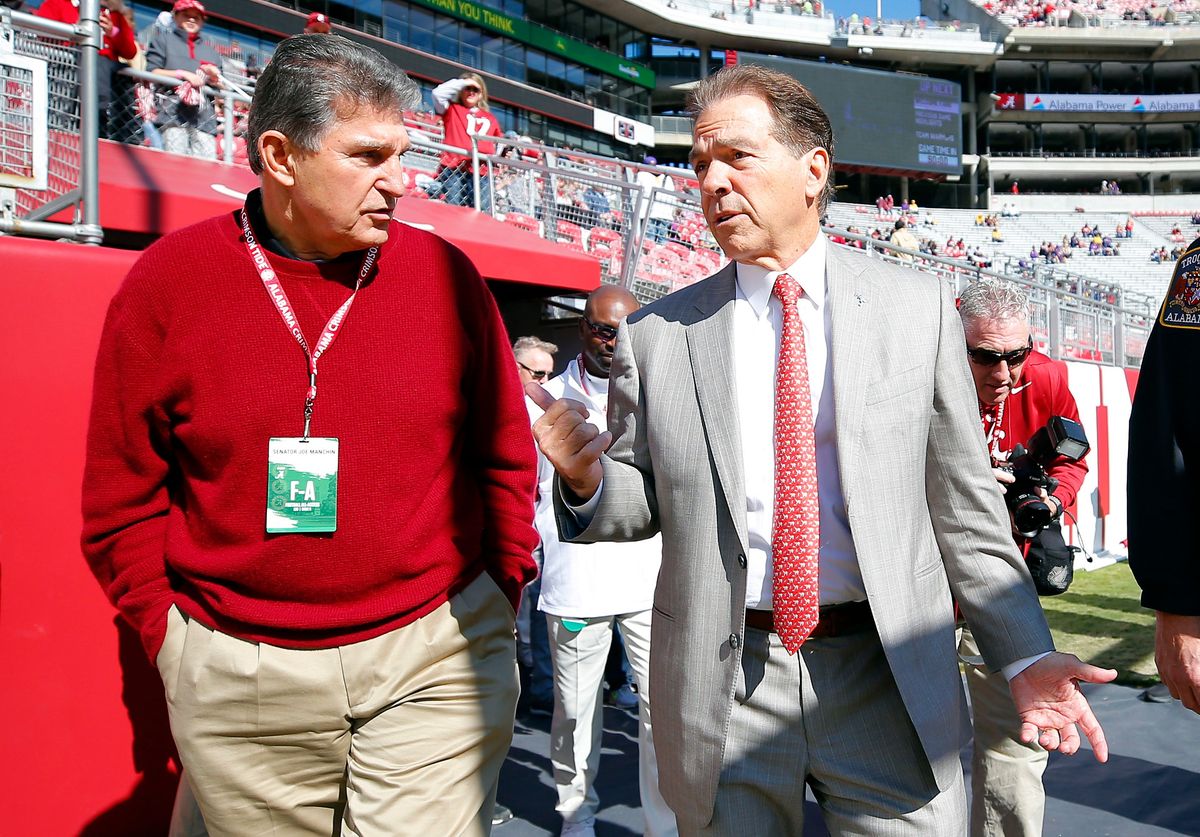 Nick Saban (r.), with Joe Manchin