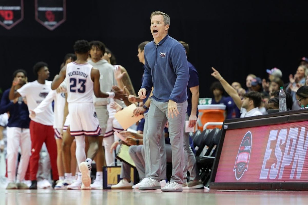 Nov 24, 2023; Kissimmee, FL, USA;  Florida Atlantic Owls head coach Dusty May calls to his team against the Texas A&M Aggies in the second half during the ESPN Events Invitational Semifinals at State Farm Field House.