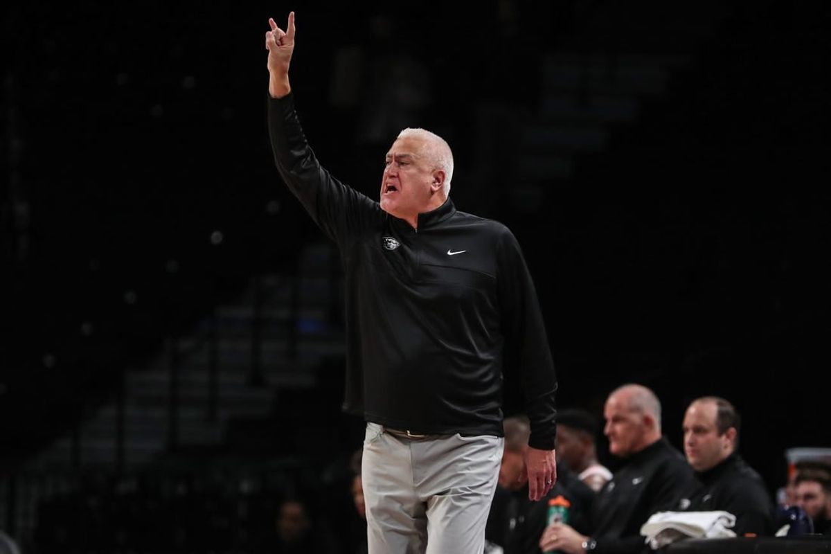 Nov 22, 2023; Brooklyn, NY, USA;  Oregon State Beavers head coach Wayne Tinkle at Barclay Center.
