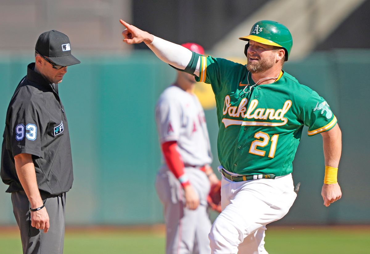 A's Stephen Vogt homered in his final MLB at-bat