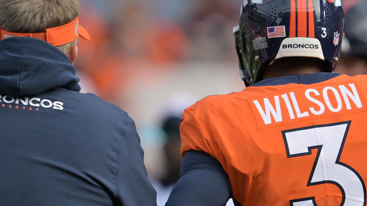 Sean Payton (l.) and Russell Wilson