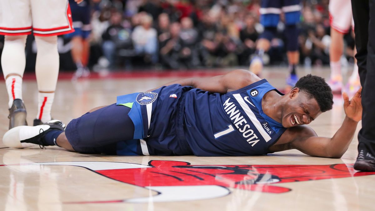 Anthony Edwards got injured during Minnesota’s loss to the Chicago Bulls