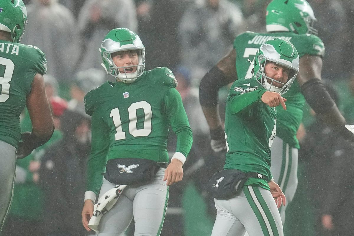 Eagles-Bills was a wild game on Sunday.