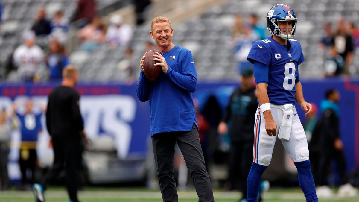 Giants’ former  OC Jason Garrett is in need of a new job.