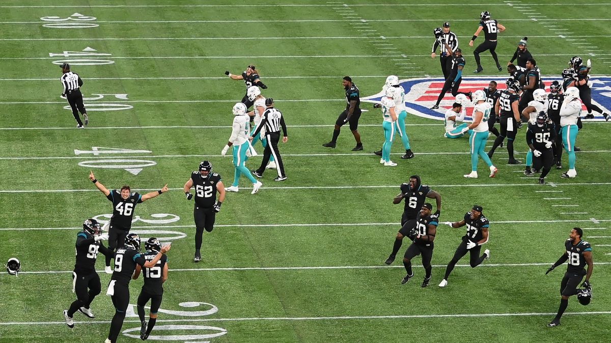 Jacksonville finds redemption (or something) in foggy Londontown.